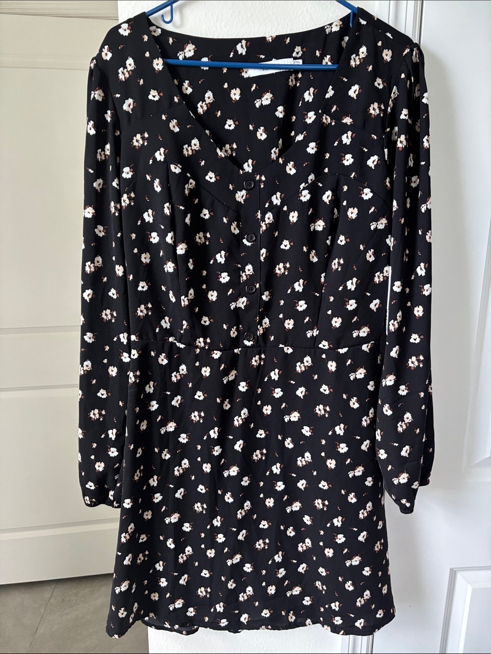 JustFab Black Floral Button-Front Long Sleeve Mini Dress
